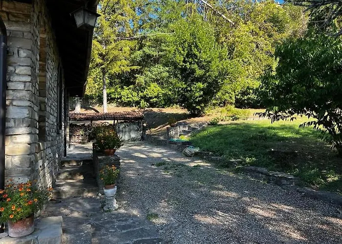 Beautiful Stone House With Garden - Il Poggio 펜션 코르테밀리아